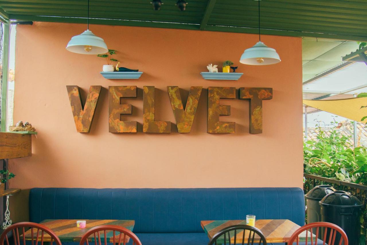 Velvet Hostal La Novena Santa Ana Exterior photo